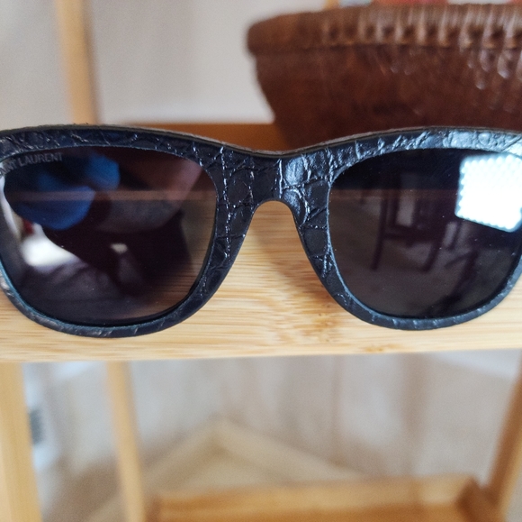 Saint Laurent designer sunglasses 👓 🕶 😎 - Picture 10 of 13